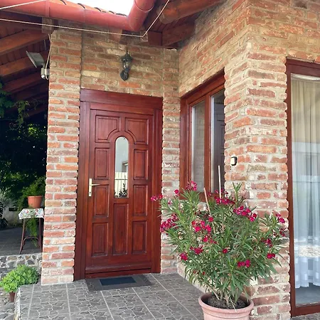 Sétány Apartman-és Vendégház *
